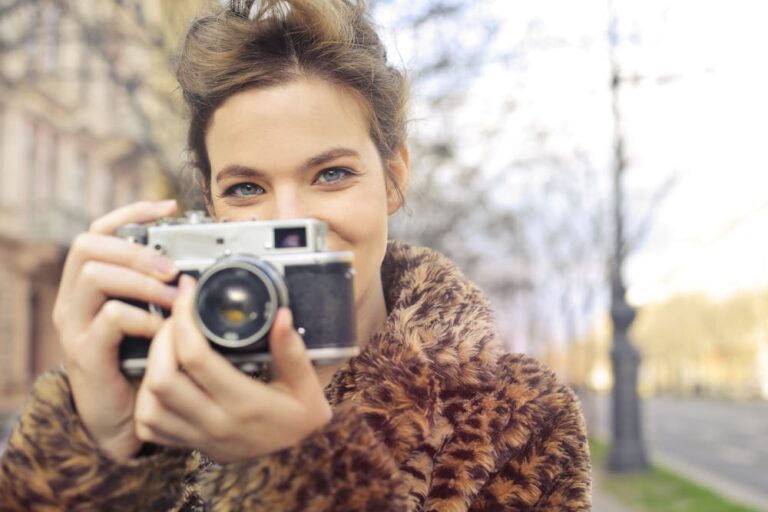 Image of a girl photographing at Buda Castle in Budapest, Hungary.
